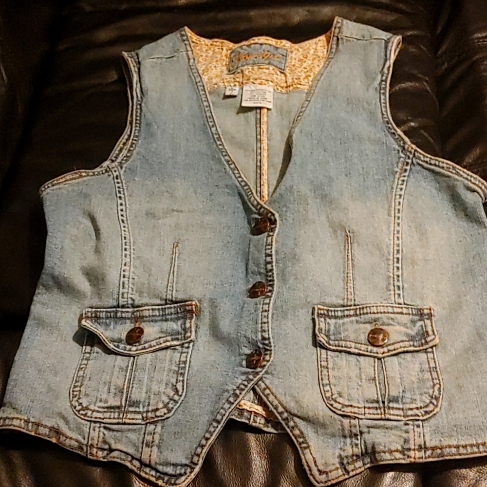 Jean Vest